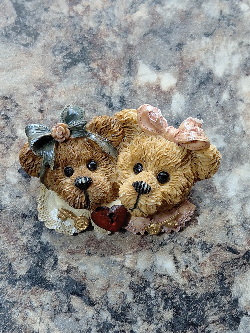 Small Pets Decorative Teddy Couple Figurine in Brown